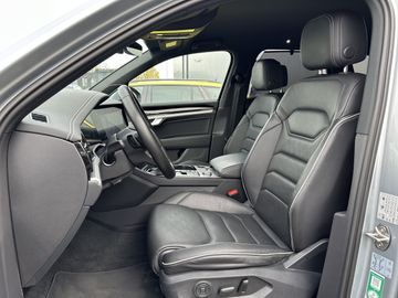 Volkswagen Touareg - 9