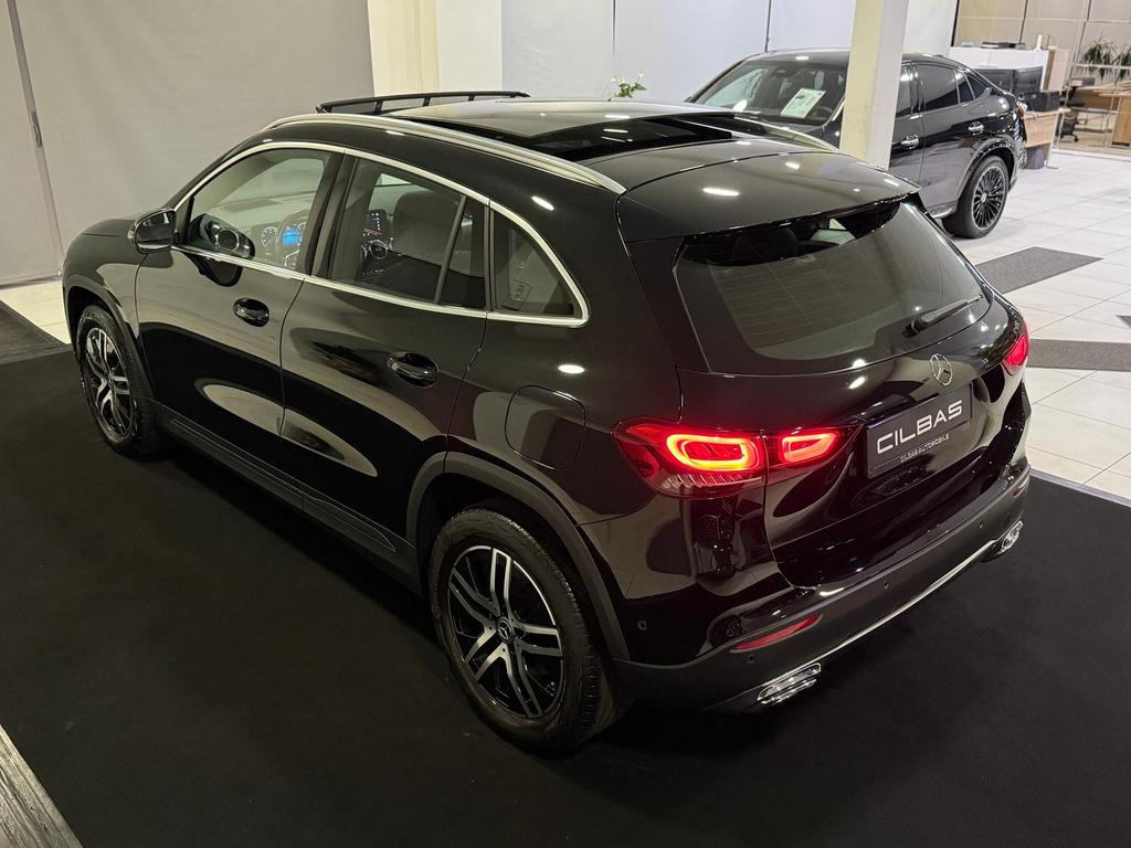 Mercedes-Benz GLA 220
