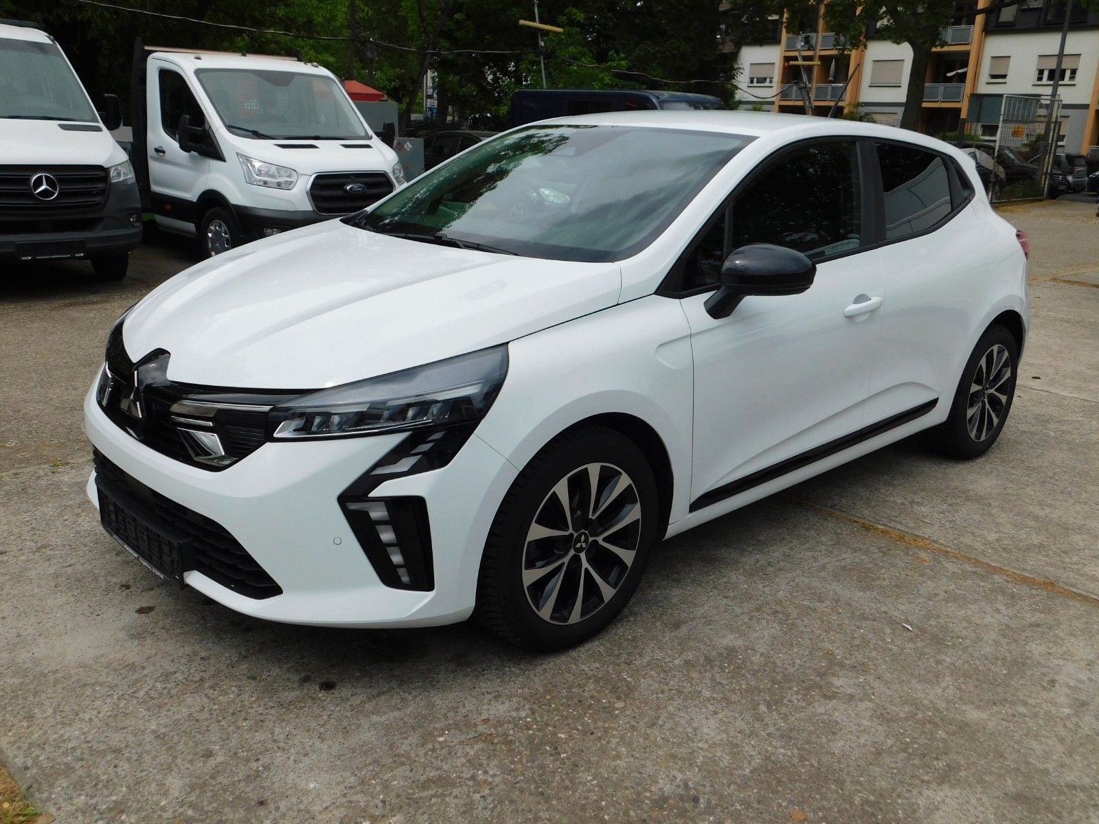 MITSUBISHI Colt