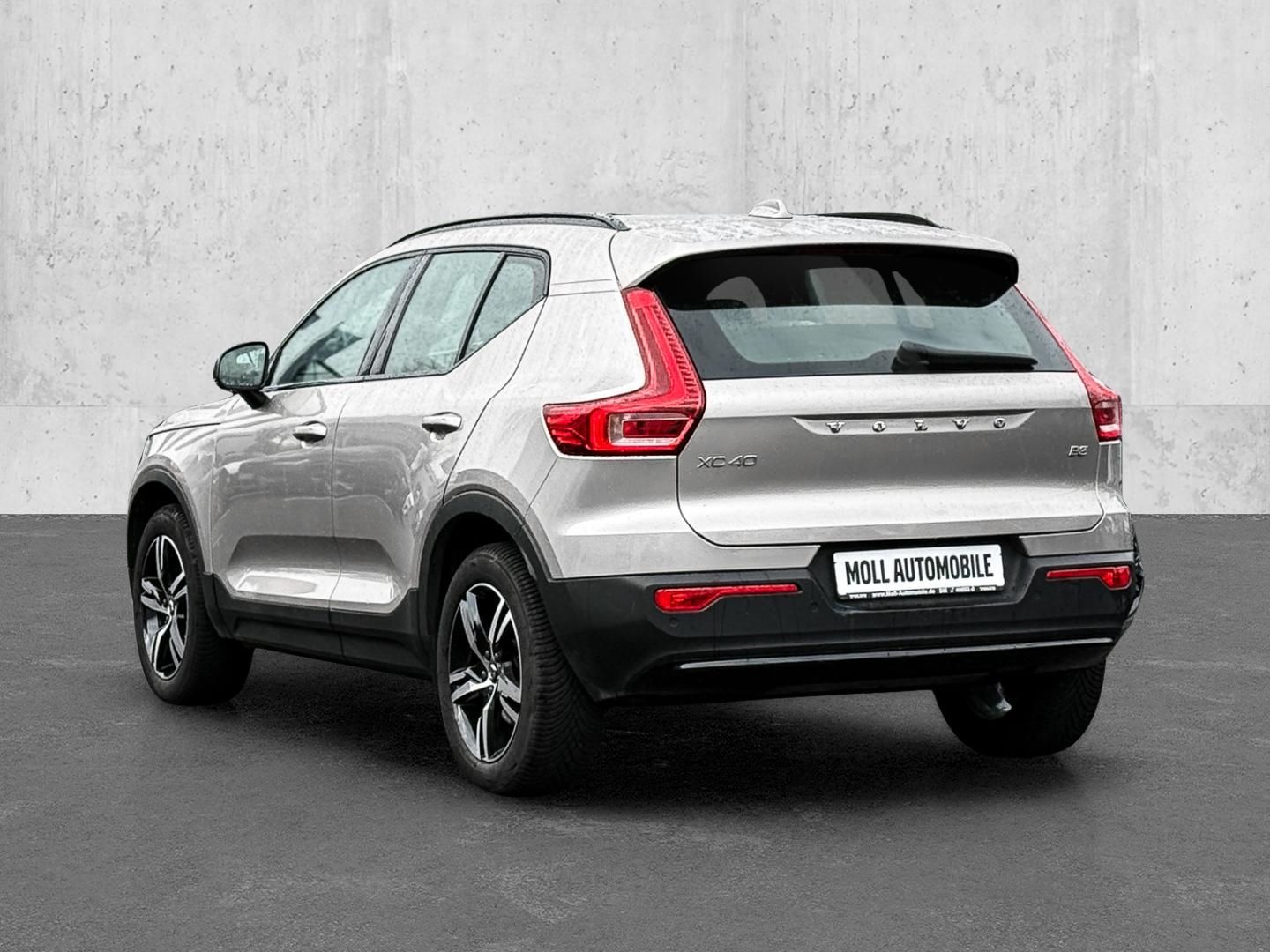 Volvo XC40 B3 Benzin Plus Dark 2WD AHK Memory Sitze Ha imagem 2