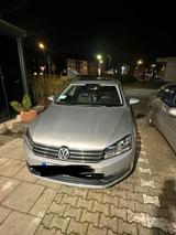 Volkswagen Autos VW Passat - Volkswagen Passat aus 2012 mit Diesel-Antrieb: Limousine