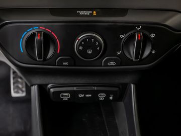 Hyundai Bayon 1.0 Blackline 2WD Kamera Navi BOSE