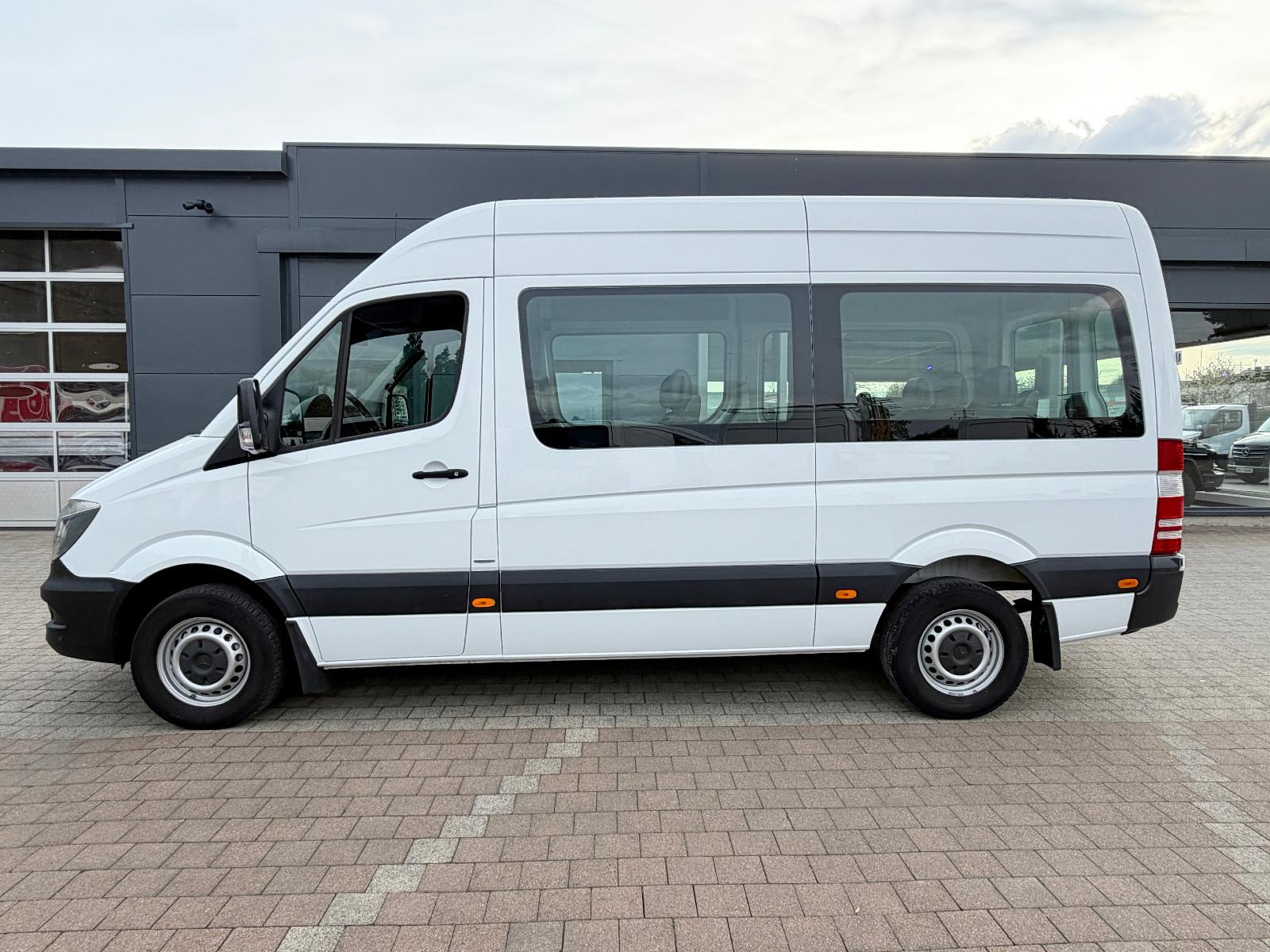 Mercedes-Benz Sprinter 313CDI Bus 9-Sitze L2H2 RWD Schwingsitz
