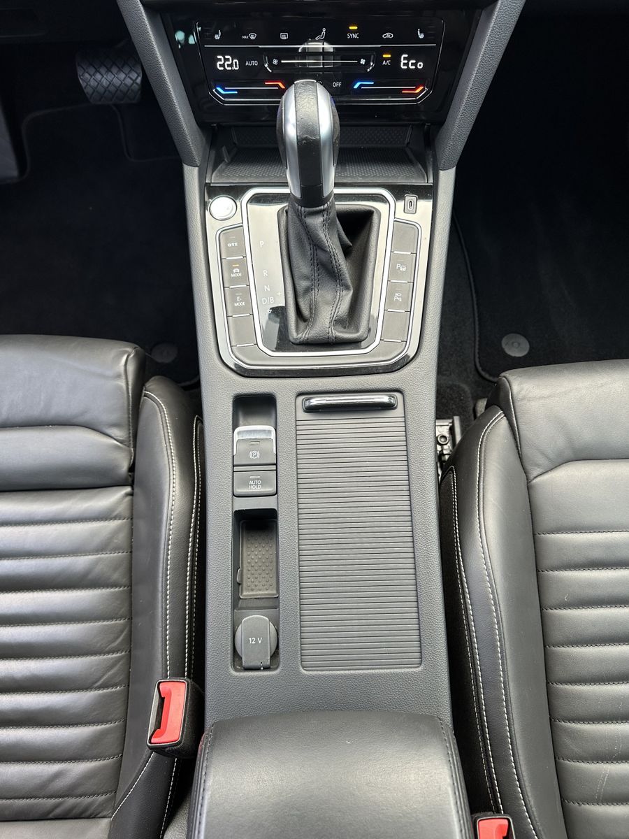 Fahrzeugabbildung Volkswagen Passat Variant GTE R-Line NAV+IQ-LIGHT+AHK+360°