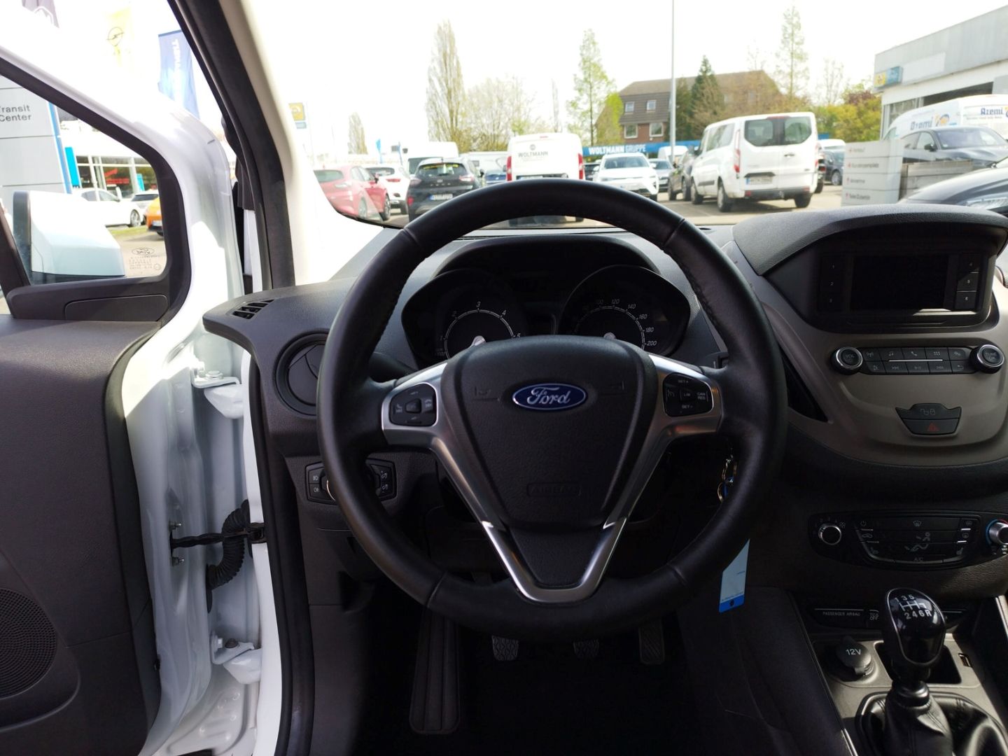 Fahrzeugabbildung Ford Tourneo Courier Trend 1.5 TDCi  Apple CarPlay An