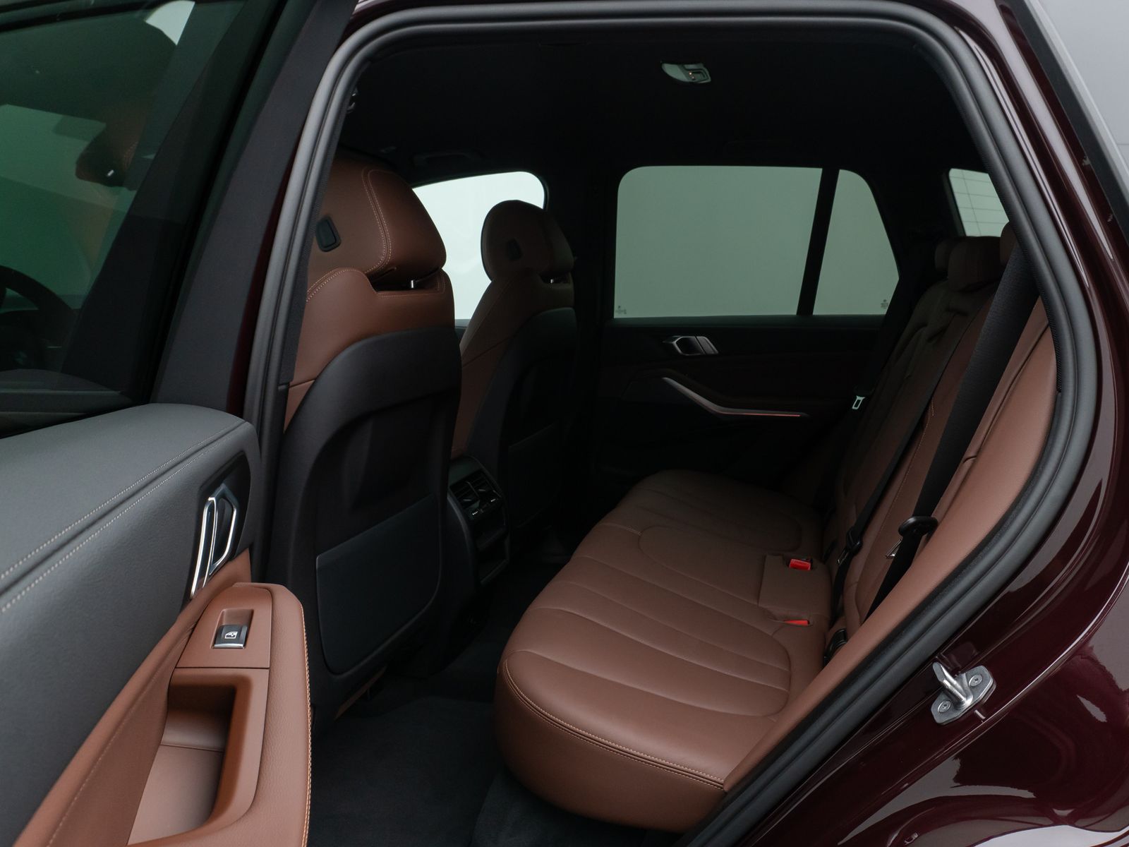 Fahrzeugabbildung BMW X5 xD30d M Sport Kamera HUD DAB HiFi AHK Alarm