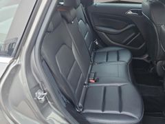 MERCEDES-BENZ B 180 Style Edition Navi LED Kamera Apple CarPla