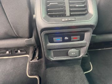 Volkswagen Tiguan - 12