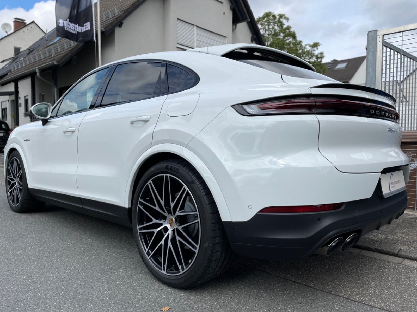 Fahrzeugabbildung Porsche Cayenne E-Hybrid Coupé |ACC|360°|PASM|3.Display