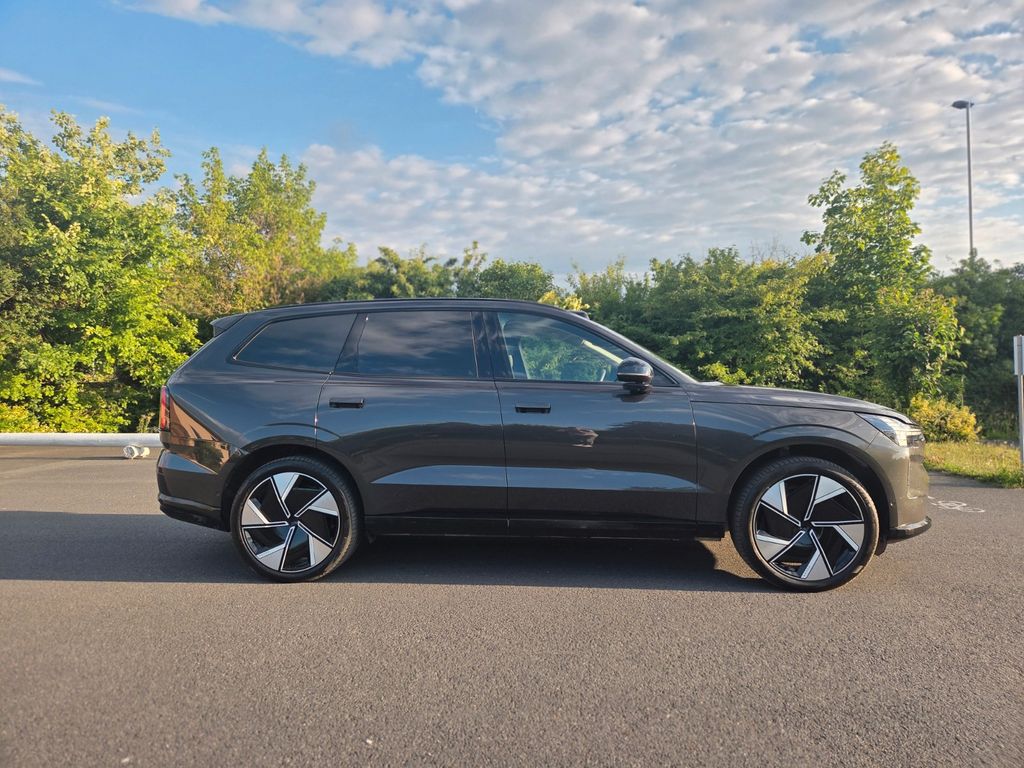 Image of Volvo EX90