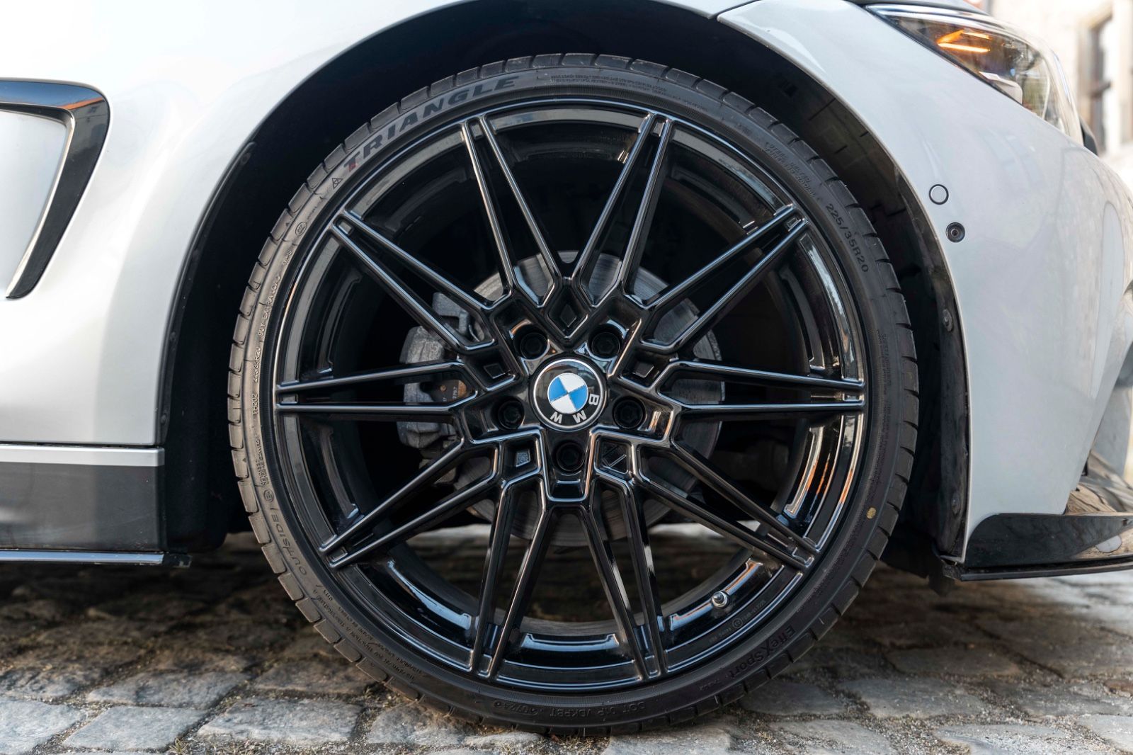 Fahrzeugabbildung BMW 430I Cabrio M-PERFORMANCE HUD H&K KAM CARPLAY