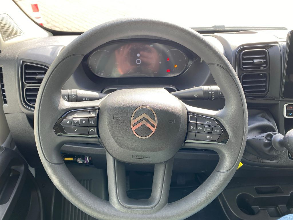 Fahrzeugabbildung Citroën Jumper 2.2 BlueHDi 140 L2H2 *AZV*Navi*Rückfahrk*