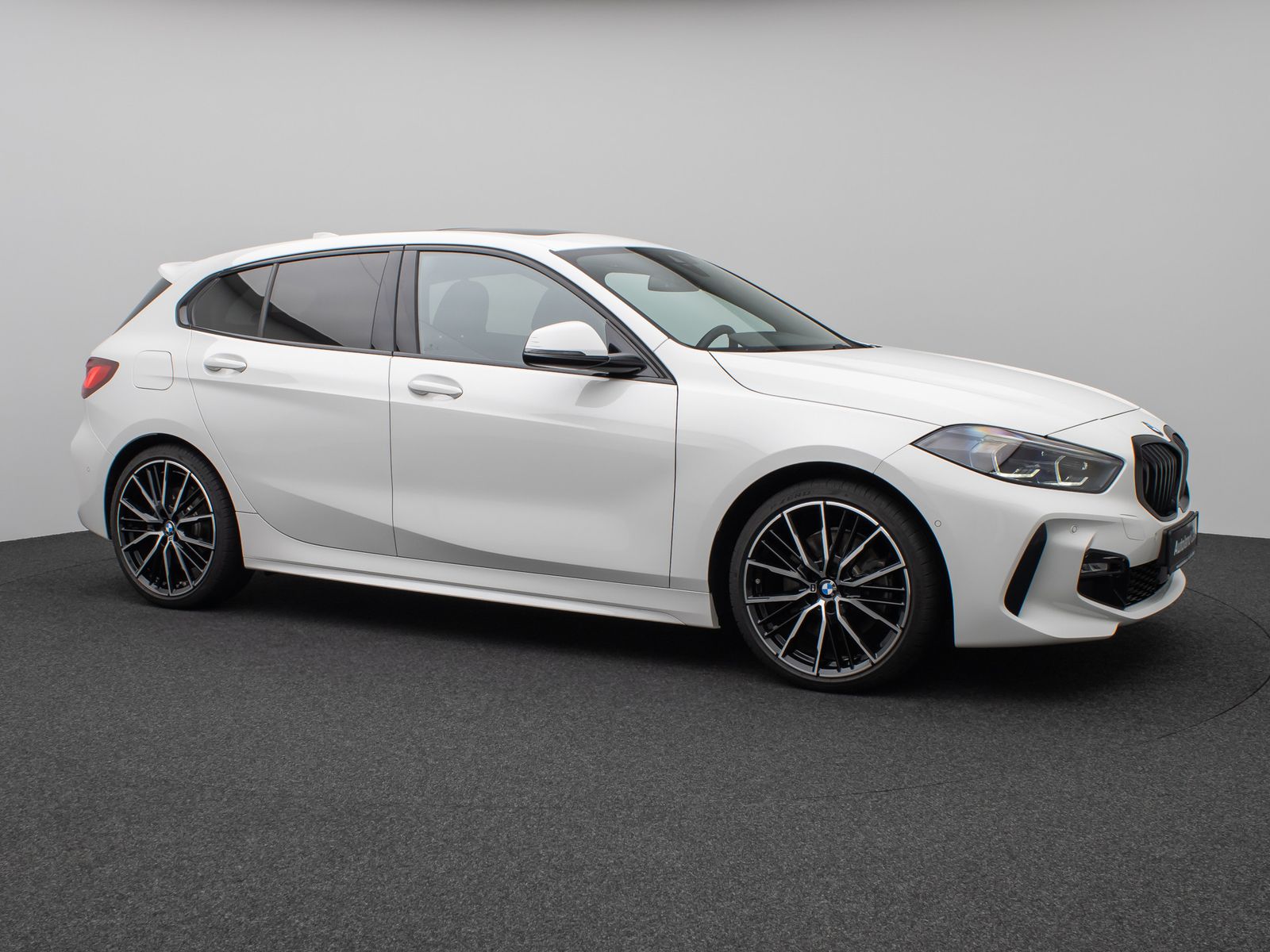 Fahrzeugabbildung BMW 120i M Sport Panoram Kamera DAB HiFi Komfort 19"