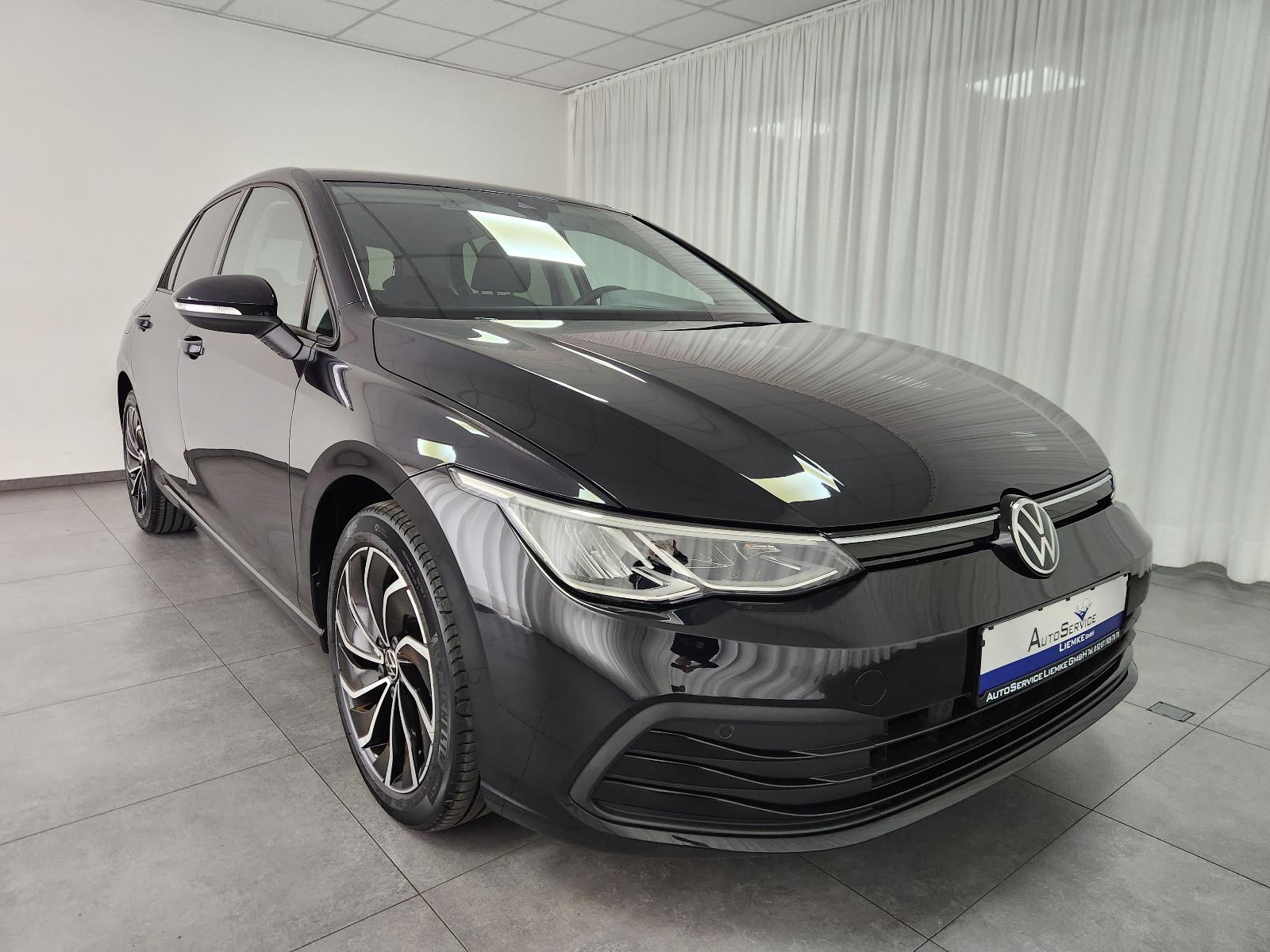 Volkswagen Golf LIFE 1.5 ACC NAVI SHZ CarPlay Kam BlindSpot