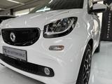 Smart fortwo cabrio*LEDER*NAV*COOLMEDIA*SPORT* - Smart Gebrauchtwagen in Düsseldorf
