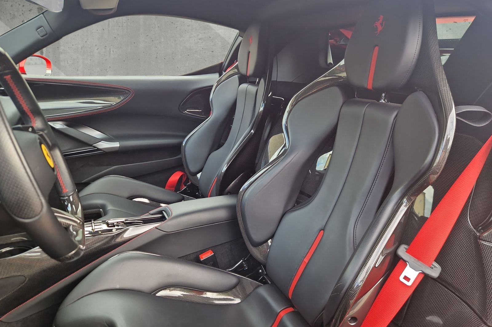 Fahrzeugabbildung Ferrari SF90*Carbon*Lift*dt.Fahrzeug*JBL*Racingsitze*