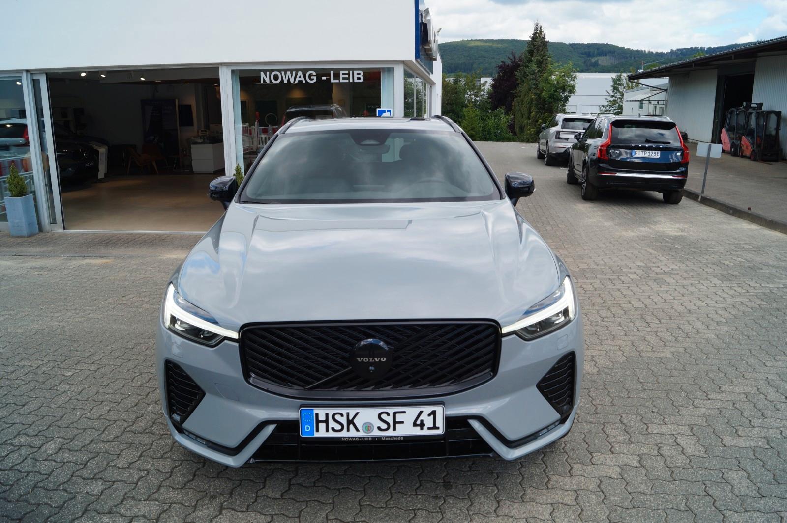 Volvo XC60 B5 Benzin AWD Plus Black Edit. Aut/Pano/AHK