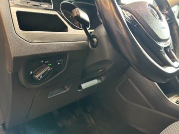 MYAUTOCENTER – Gebraucht- und Jahreswagen mit Werkstattservice in Pfaffenhofen Volkswagen Touran Comfortline BMTStart-Stopp *Pano*AHK*