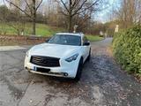 Infinitiv QX7O 3.0d-V6-MEMORY-360°-Kamera-2 Hand - Infiniti QX70 mit Diesel-Antrieb: Automatik