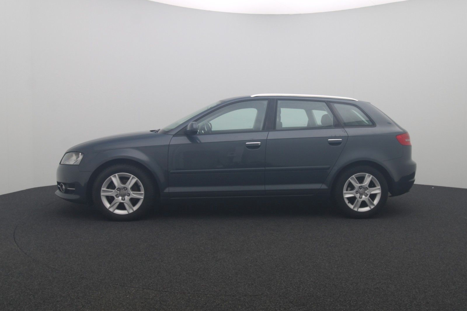 Fahrzeugabbildung Audi A3 Sportback 2.0 TDI Attraction