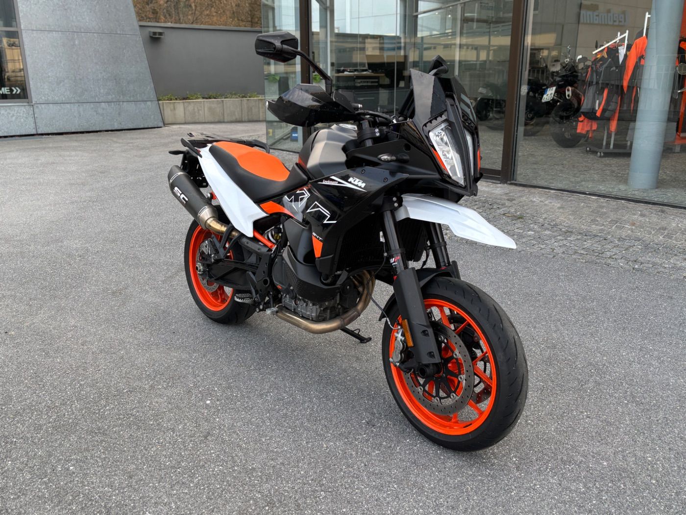Fahrzeugabbildung KTM 890 SMT Modell 2023