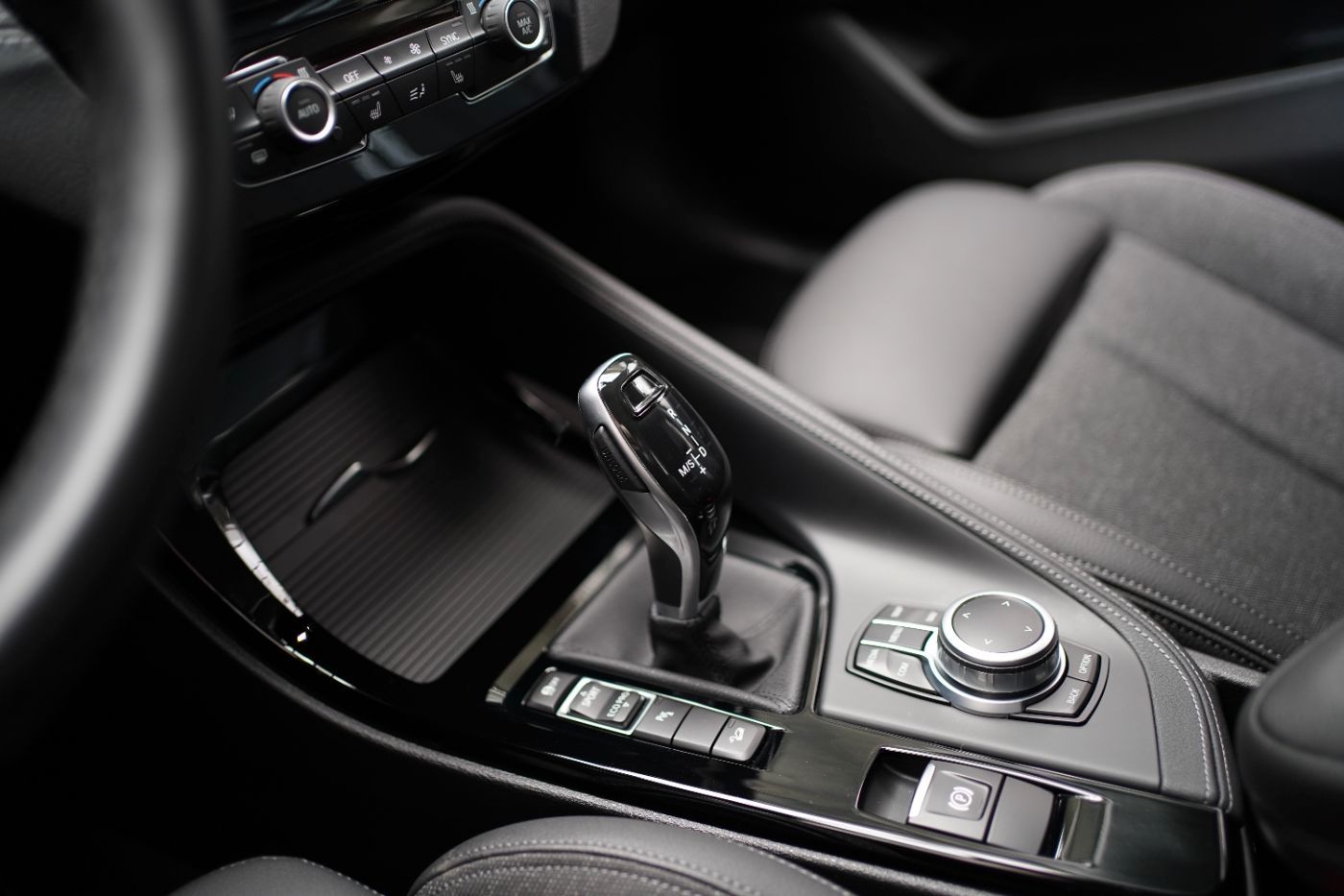 Fahrzeugabbildung BMW X1 xDrive20iA Sport Line +LED+Parkassistent+HiFi