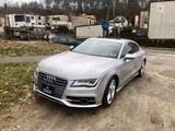 Audi S7 v8