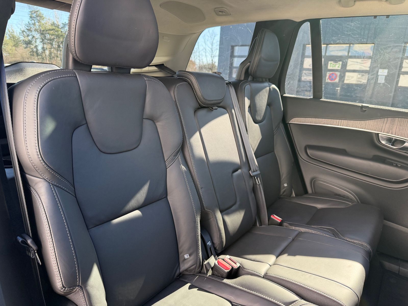Fahrzeugabbildung Volvo XC90 T8 AWD Ultimate Dark*LUFT*AHK*360°*Massage*