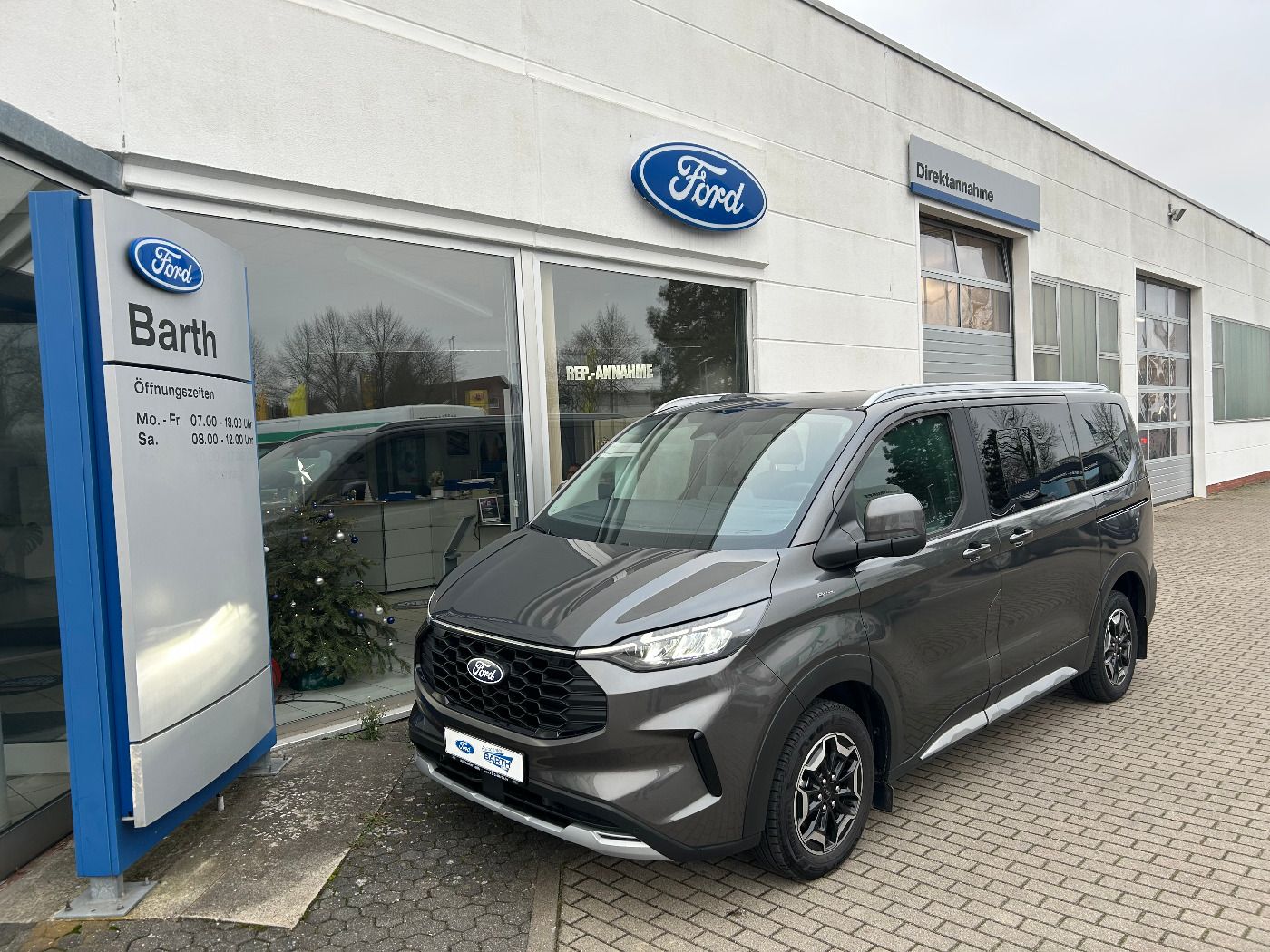 Ford Tourneo Custom 2.0 EcoBlue 320 L1 Active 8- Sitz