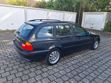 BMW 320 - 4