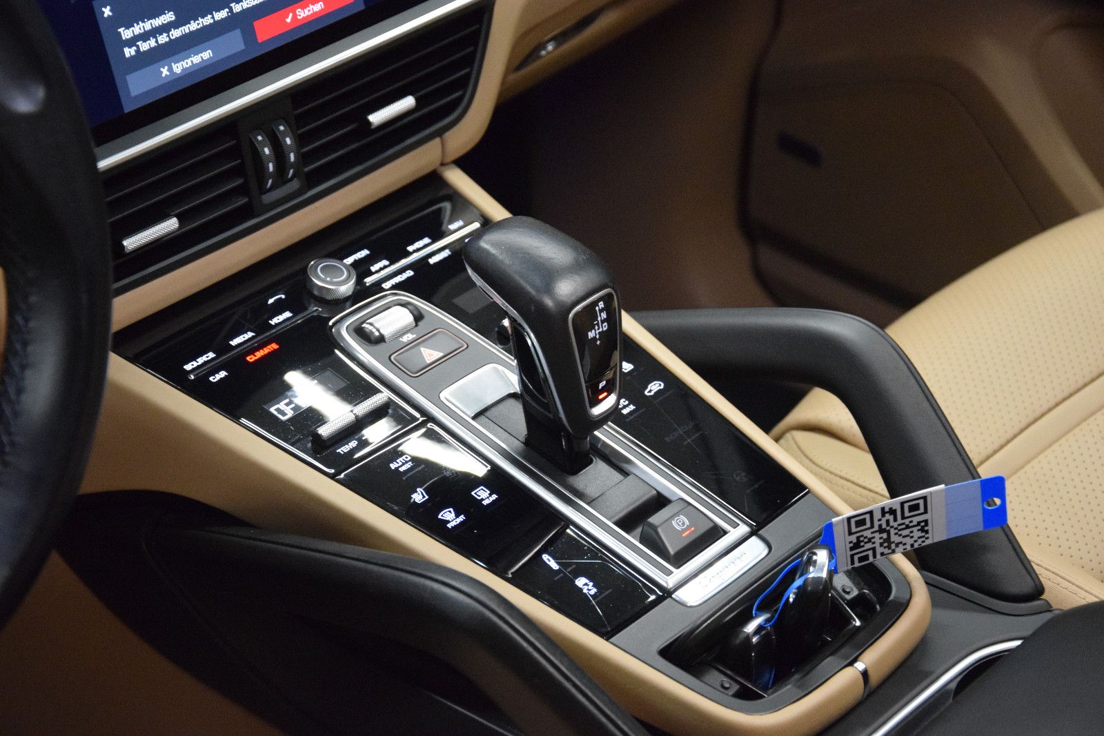 Fahrzeugabbildung Porsche Cayenne S Pano ACC Chrono BOSE HuD Memory 360°