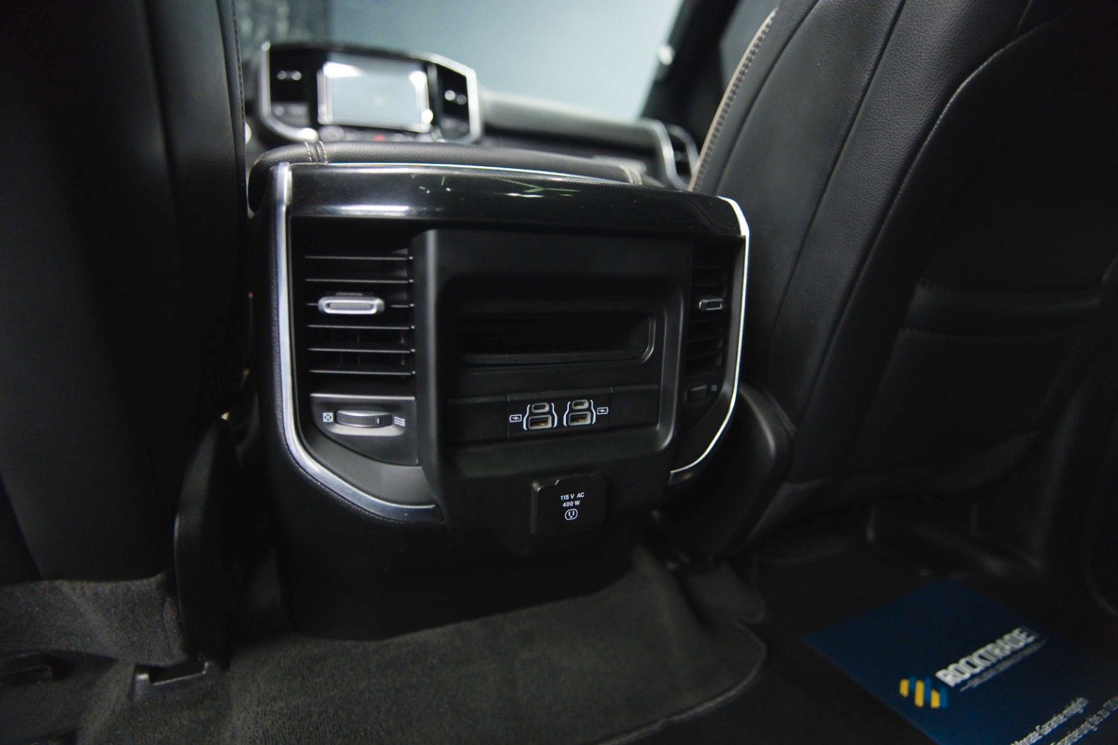 Fahrzeugabbildung Dodge RAM 5.7 V8 HEMI 4x4 Night LARAMIE LONGBED 19%