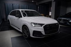 AUDI Q7 50 TDI competition plus*AHK*HU*B&O*PANO*VOLL AUDI Q7 50 TDI competition plus*AHK*HU*B&O*PANO*VOLL