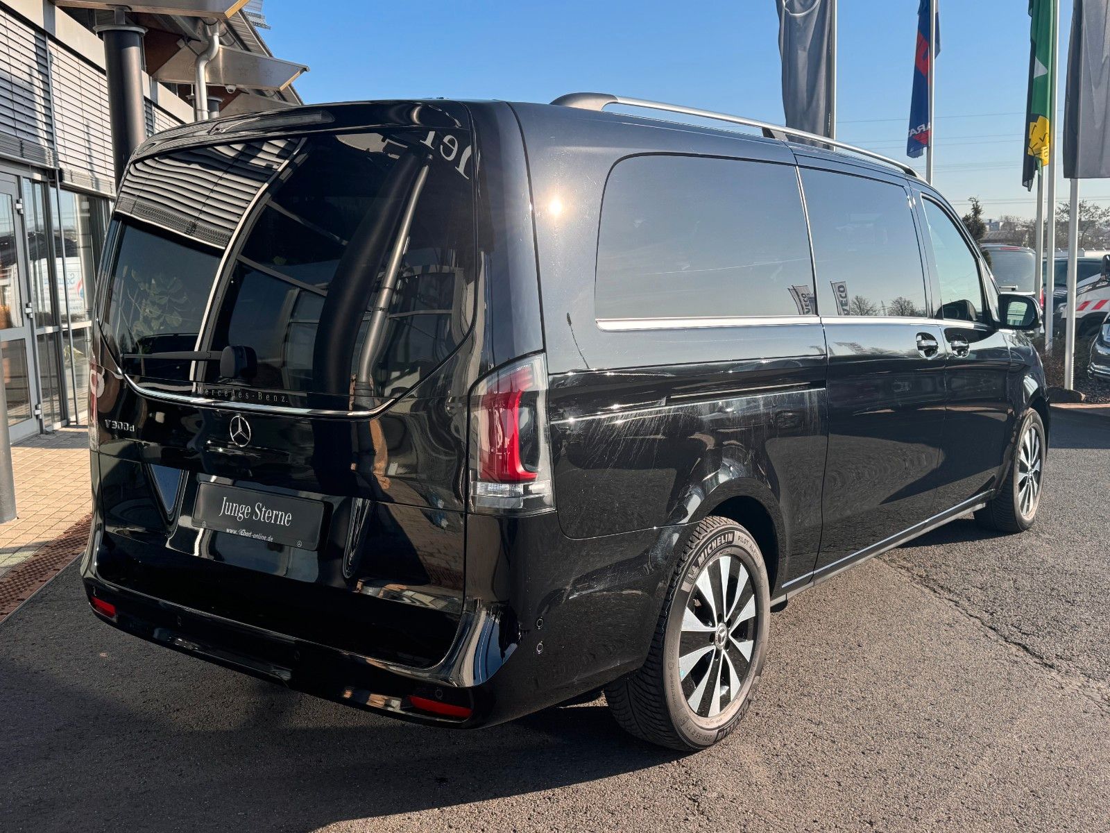 Fahrzeugabbildung Mercedes-Benz V 300 d AVA Extral Standheiz DISTRONIC