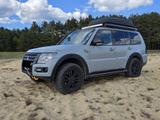 Mitsubishi Pajero 3,2 DI-D 200 PS 4WD Automatik Instyle - gebrauchte Mitsubishi Pajero aus dem Jahr 2011