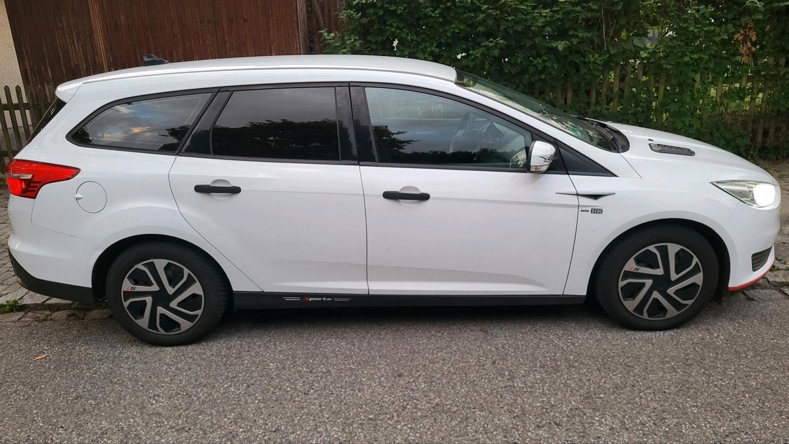 Ford Focus 2015 — interior