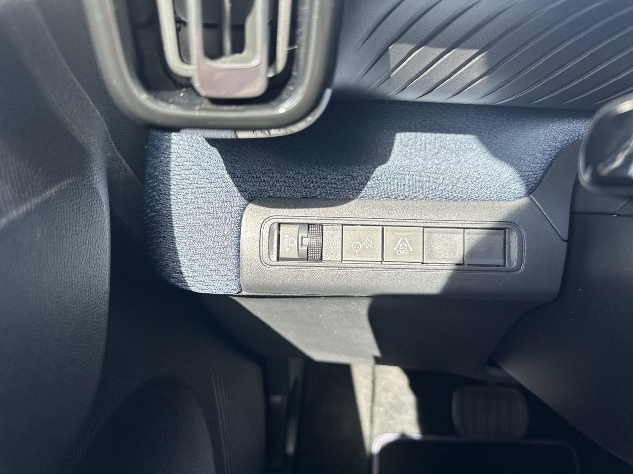 Fahrzeugabbildung Citroën C3 Hybrid 110 Doppelkupplung 6-Gang Collection - mit KI generiert/bearbeitet