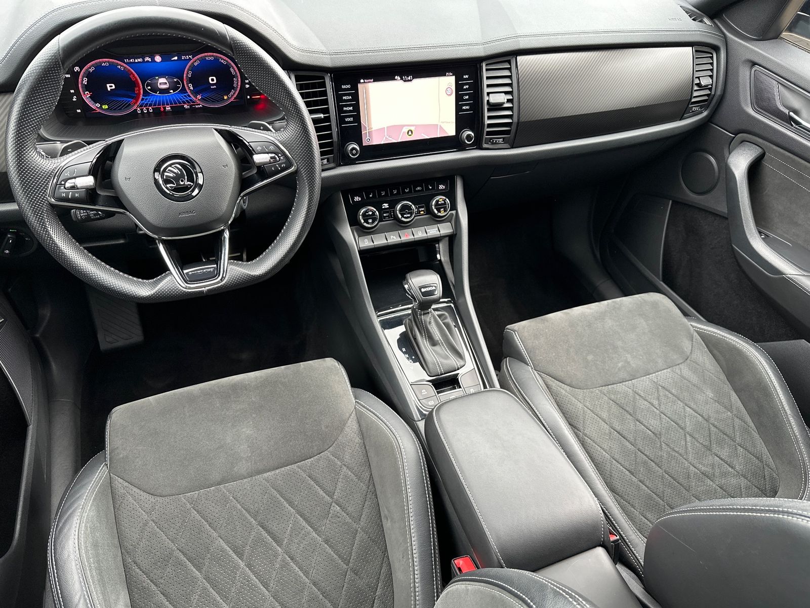 Fahrzeugabbildung SKODA Kodiaq Sportline NAV+LED+ACC+KAMERA+20ZOLL+KESSY