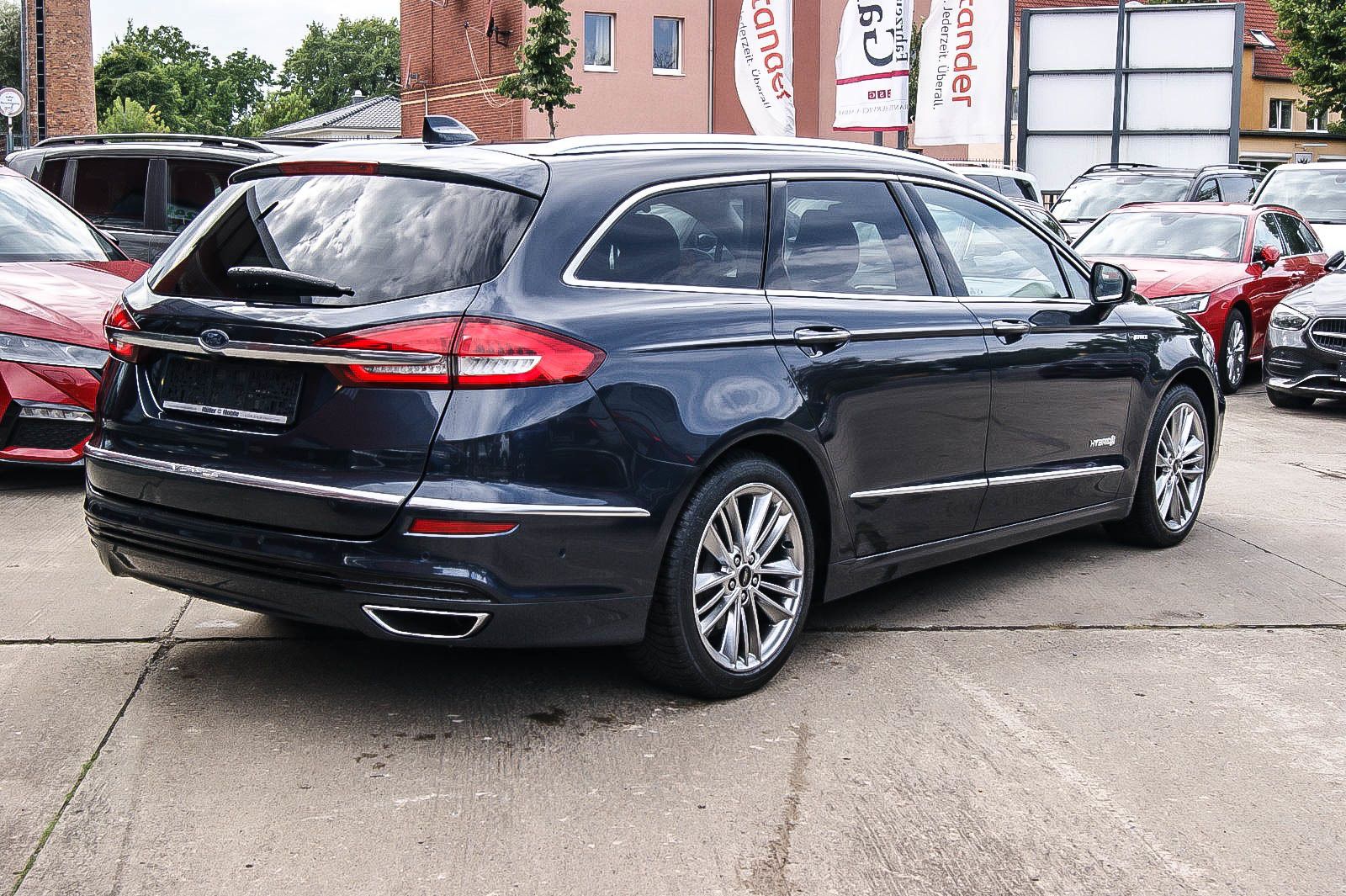 Fahrzeugabbildung Ford Mondeo Turnier 2.0 Hybrid Vignale 1.HAND ANHÄNZV