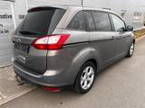 Ford Grand C-Max 1,6 TDCi / 7 PL / AIRCO / NAVI / PDC - Ford Grand C-Max 7-Sitzer
