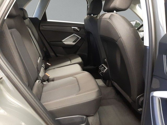 Fahrzeugabbildung Audi Q3 35TFSI S-tronic Kamera elekHeck SitzHz 17"