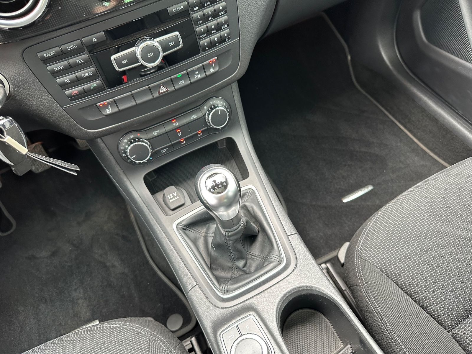 Fahrzeugabbildung Mercedes-Benz B 180 AHK/BiXenon/Pano/Navi/SHZG/GJR