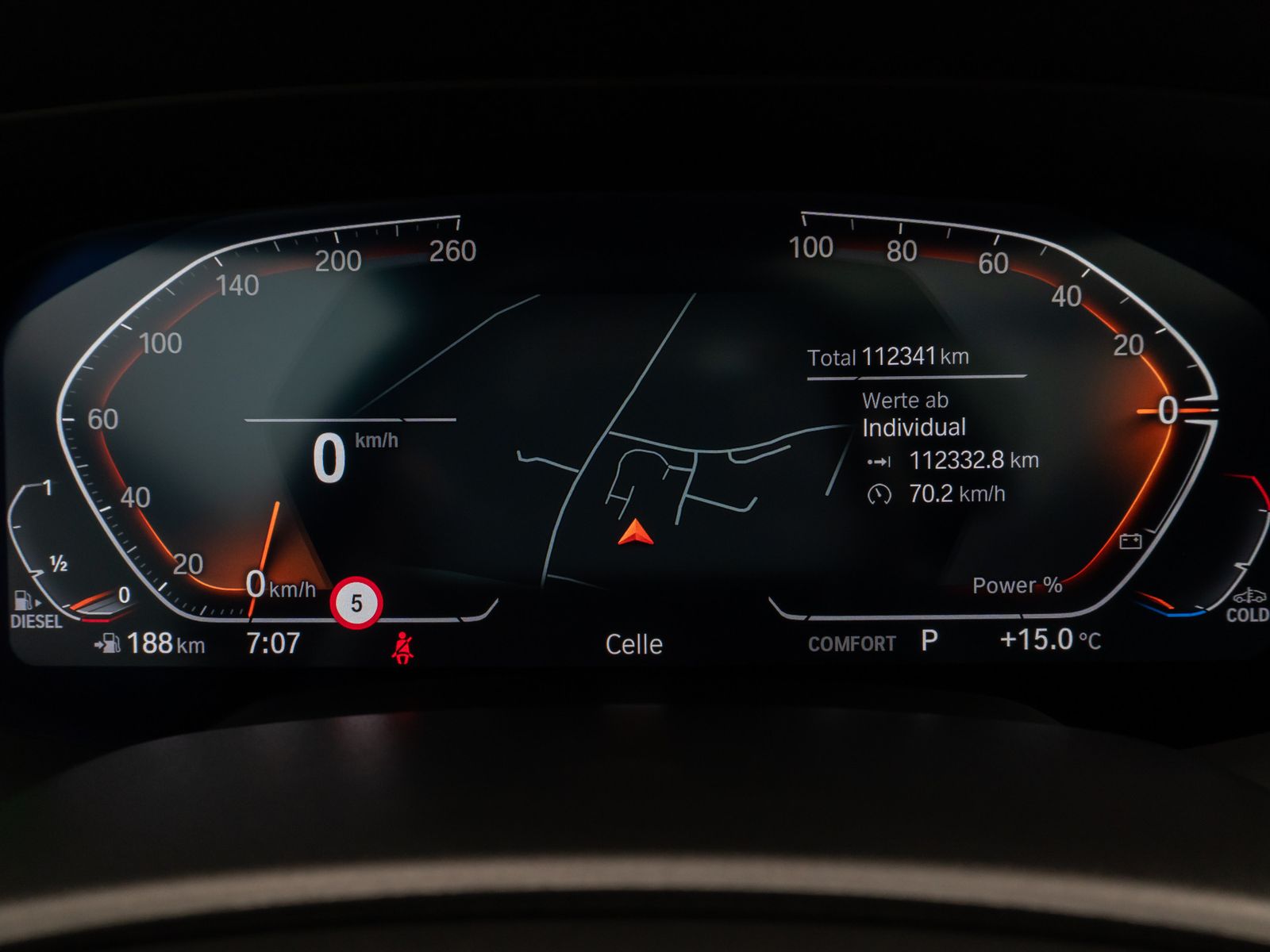 Fahrzeugabbildung BMW X5 xD40d M Sport Panorama Kamera HUD DAB Massage