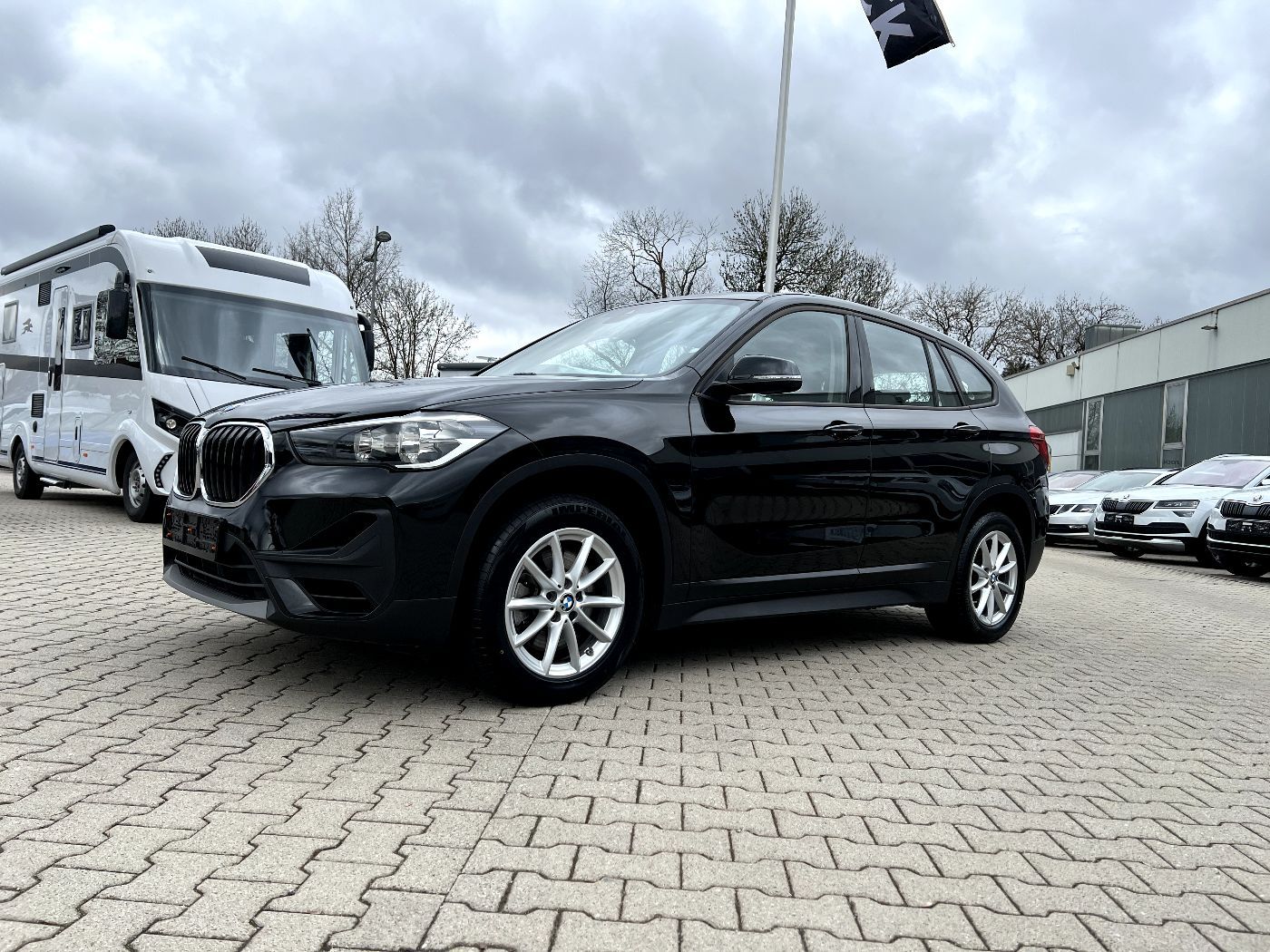BMW X1 20i xDrive Advantage *Leder Sitzh. DAB PDC*