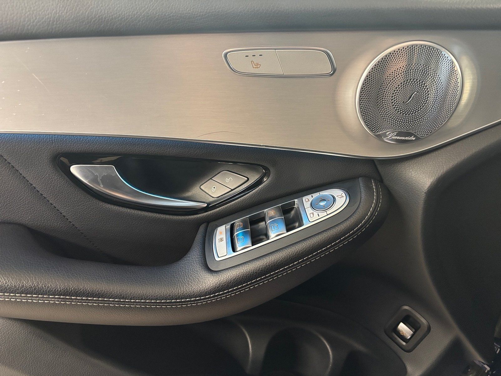 Fahrzeugabbildung Mercedes-Benz GLC 300 4M AMG*Night*Burmester*ILS*COMAND*360°*