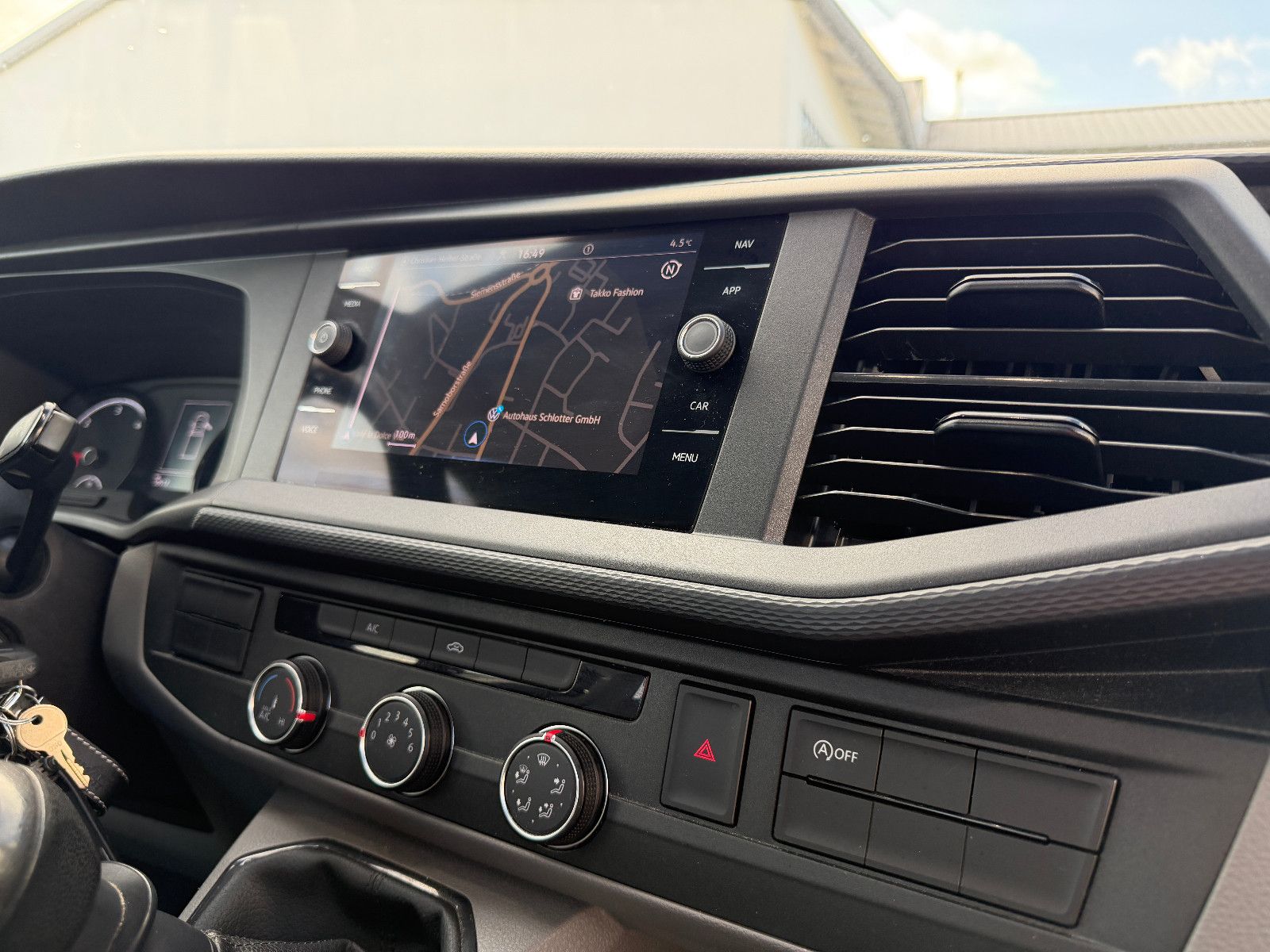 Fahrzeugabbildung Volkswagen T6.1 Transporter Pritsche//APPLE-CAR/NAVI/