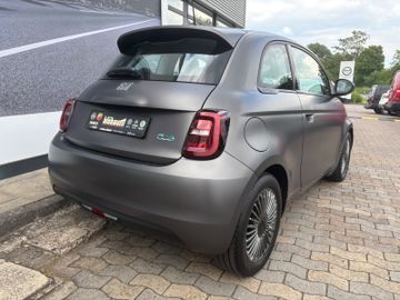 Fahrzeugabbildung Fiat 500e Icon Navi Klimaaut. DAB Mattlackierung