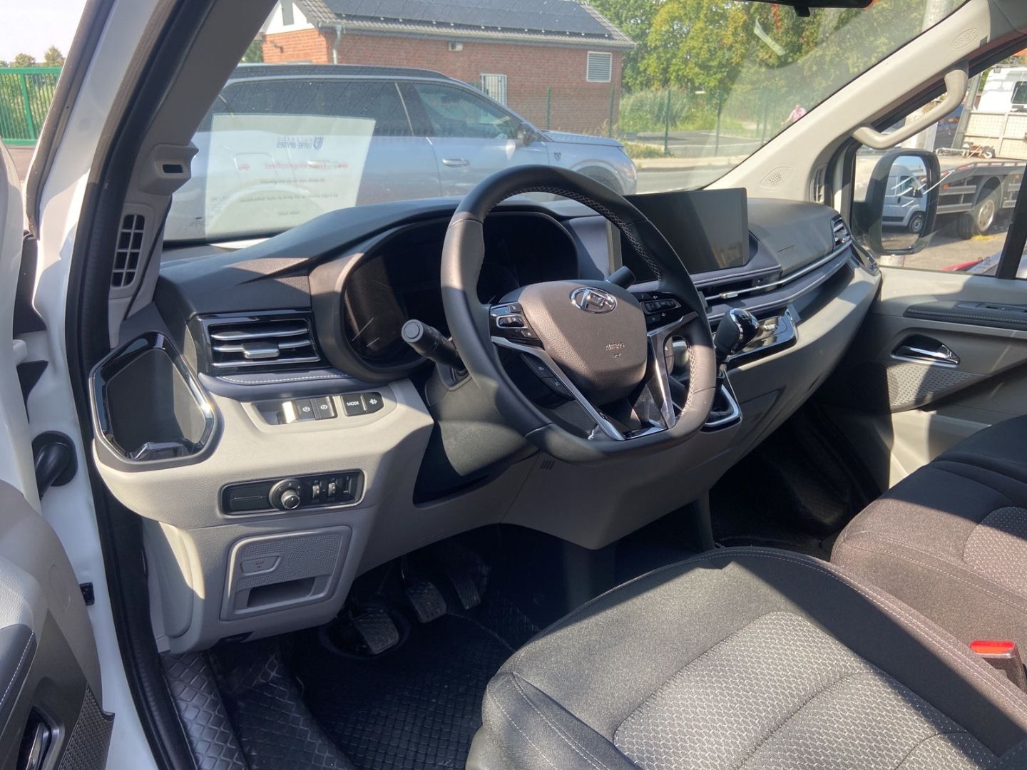 Fahrzeugabbildung Maxus Deliver7 2.0 TDCi KW L2 El. Schiebetüren CarPlay