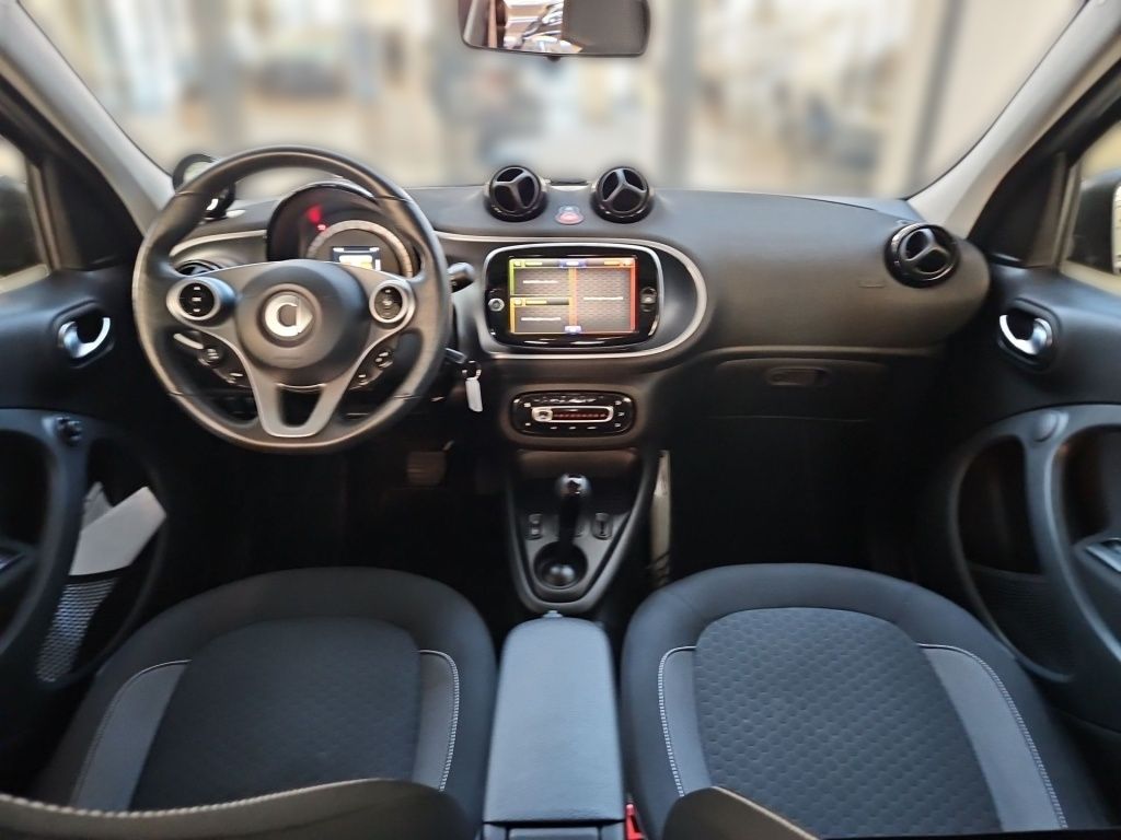 Fahrzeugabbildung Smart EQ ForFour Passion Kamera Pano SHZ Tempomat