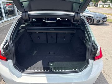 BMW 320d xDrive Touring M Sportpaket DAB LED Shz